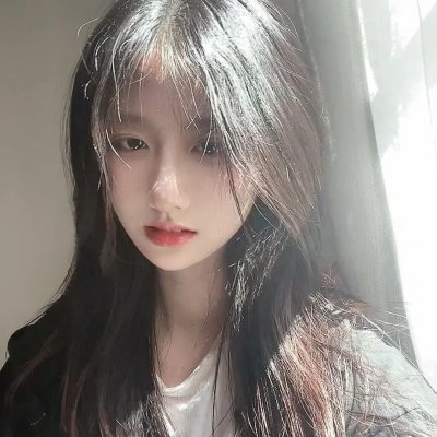 可爱的半月 海报